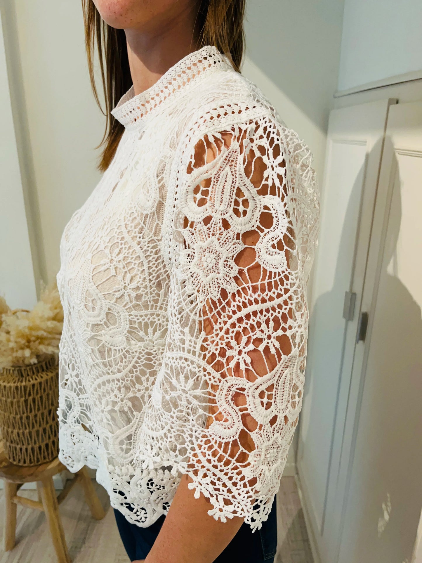 Haut en dentelle guipure blanche