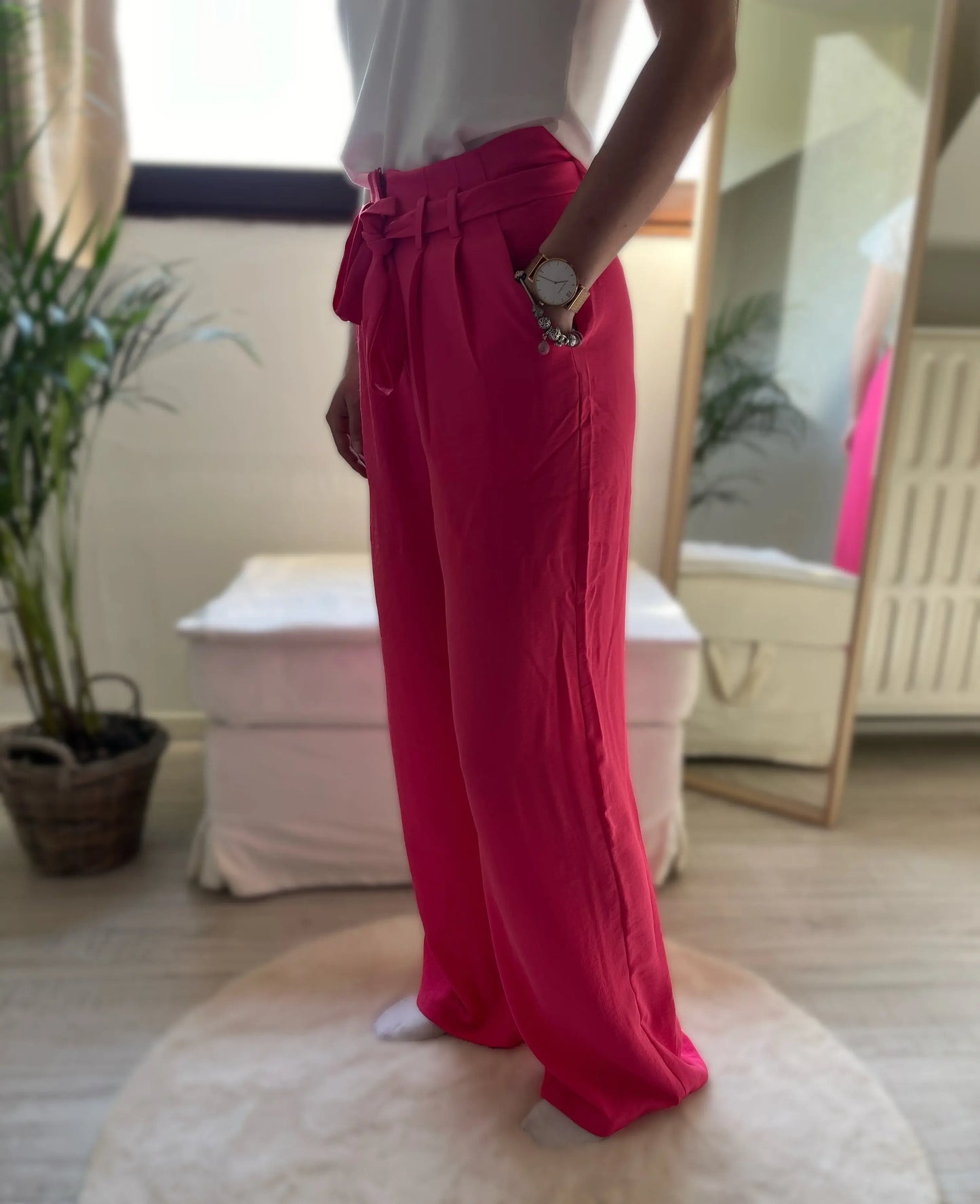 Pantalon fluide rose avec ceinture