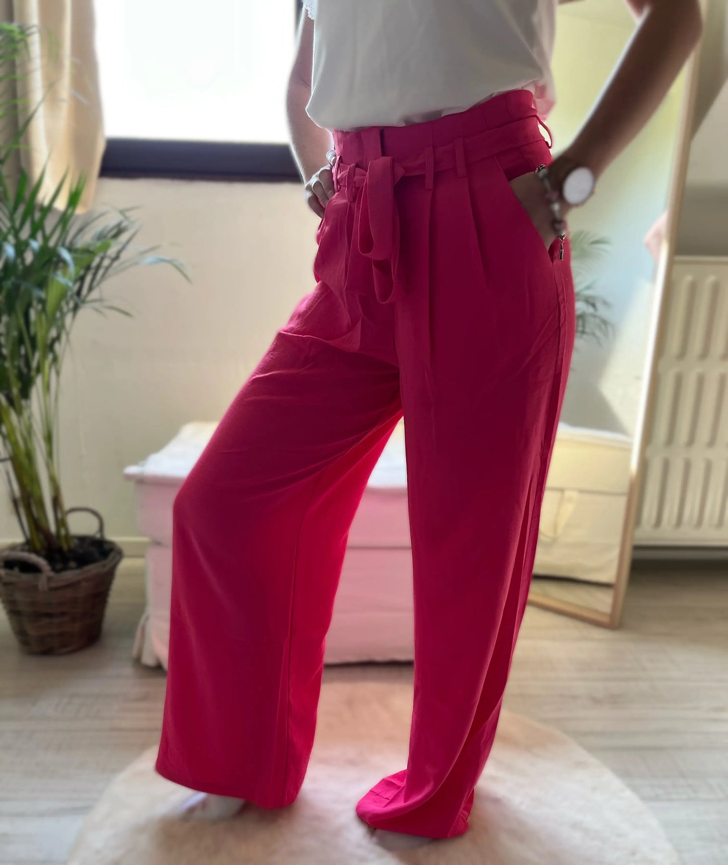 Pantalon fluide rose avec ceinture