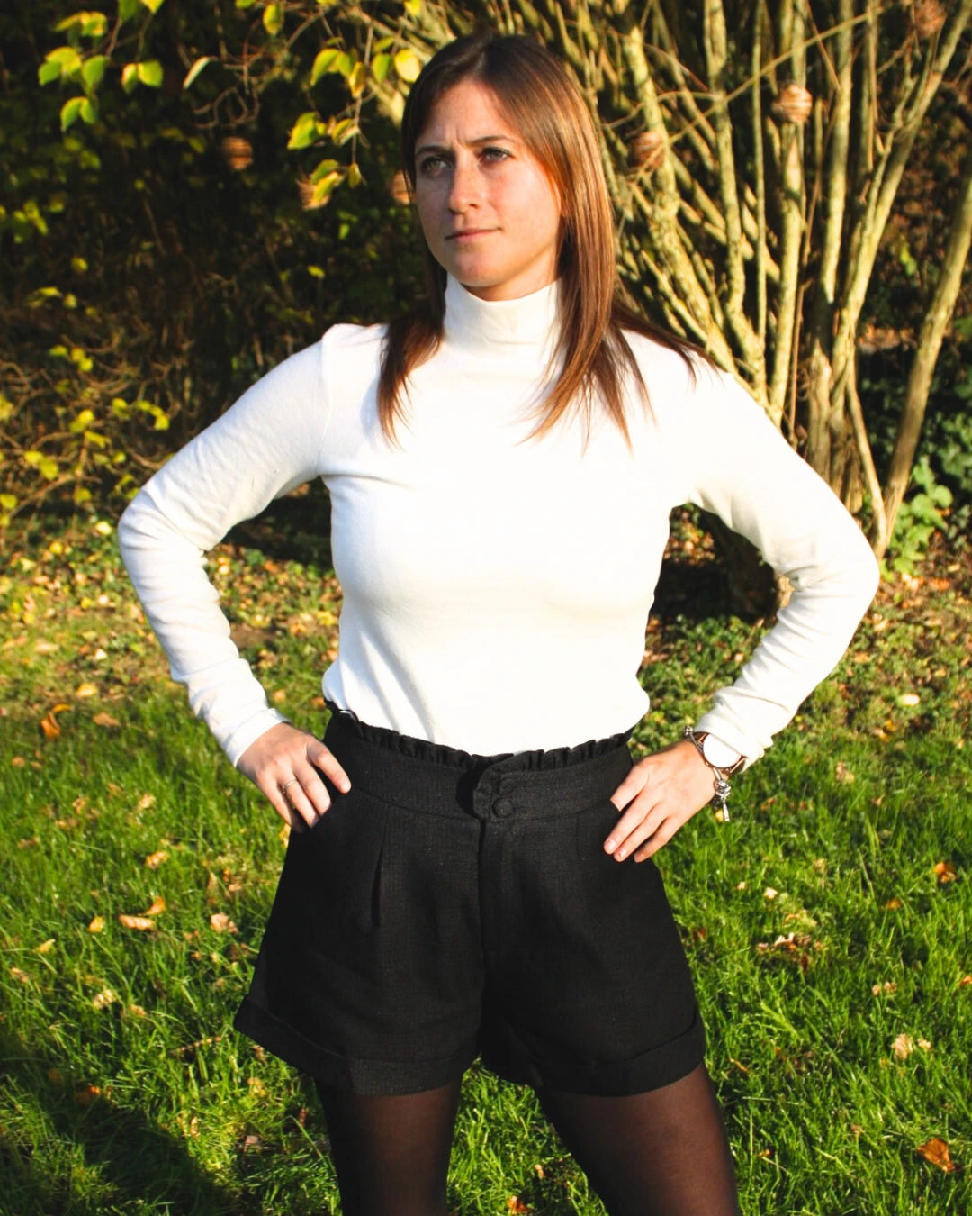 T-shirt femme col roulé blanc en jersey doux, coupe ajustée – Le P’tit Détail
