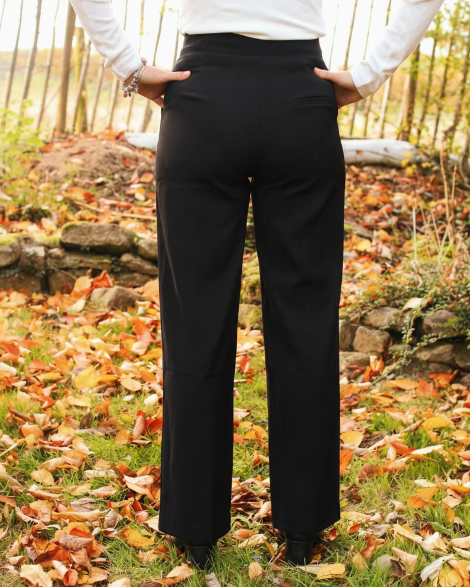 Pantalon fluide taille haute noir pour femme élégant - Le p'tit détail