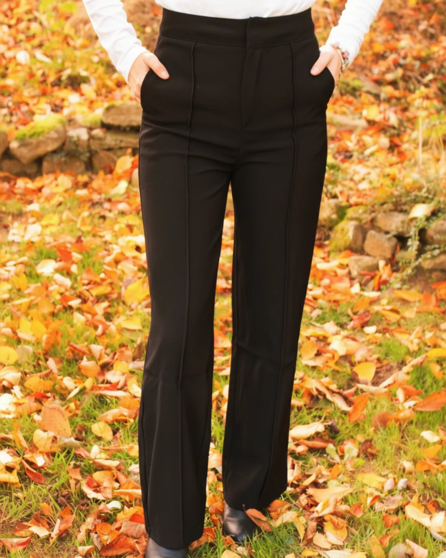 Pantalon fluide taille haute noir pour femme élégant