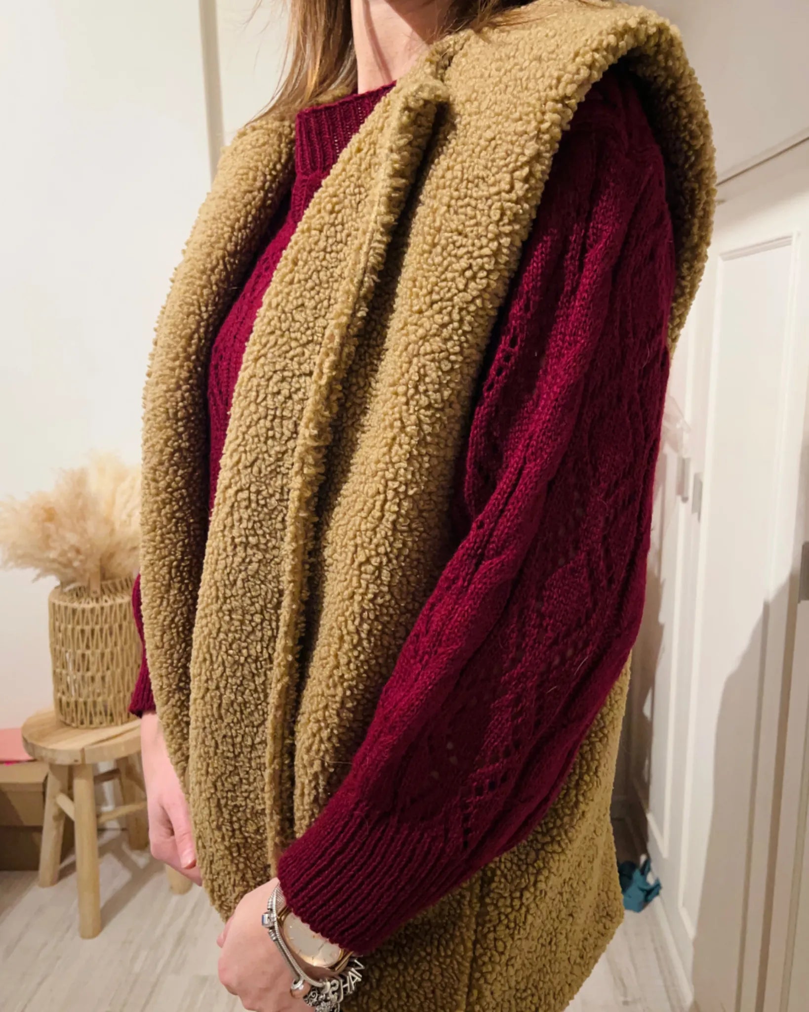 Pull femme en maille bordeaux doux à manches longues  avec pull en moumoute sans manche – Le P’tit Détail